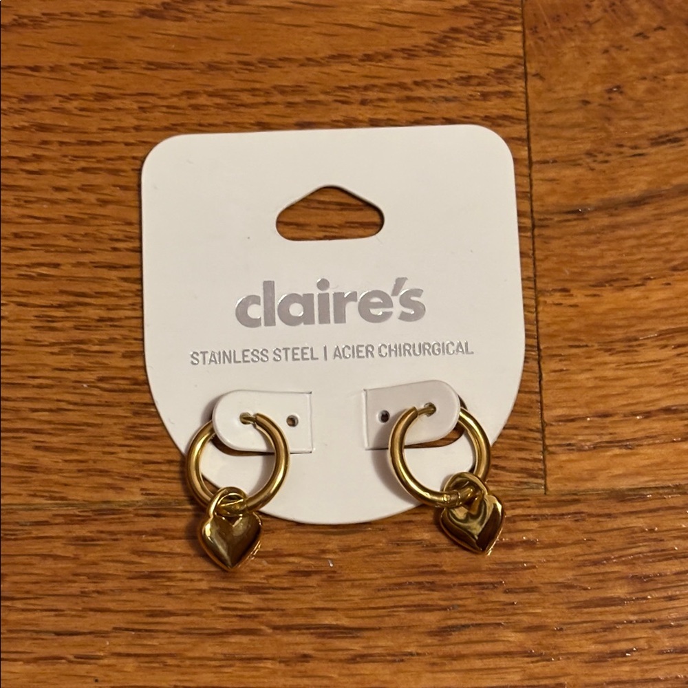 NEW Claire’s Heart Charm Hoop Earrings Gold Stainless Steel Huggie Mini Small